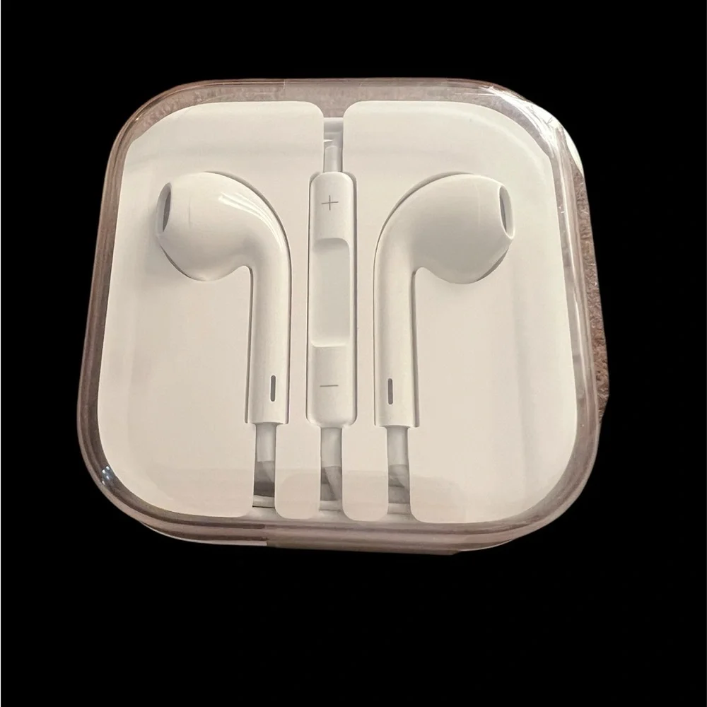 New Apple Wired Earbuds